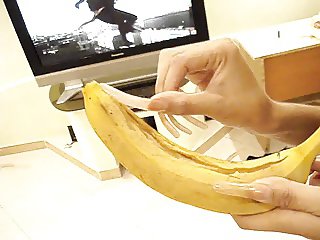 long natural nails slice a banana