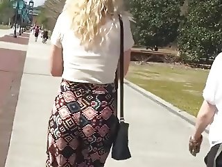 High waist pants= booty jiggle dance
